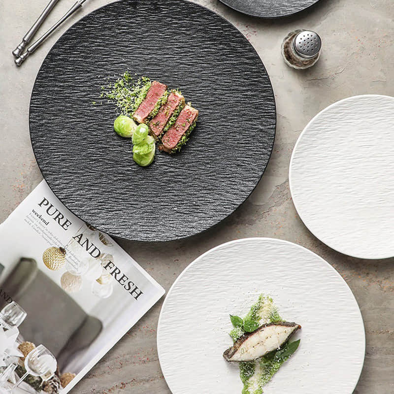 High quality black/white matte ceramic customized dining plates from restaurant suppliers